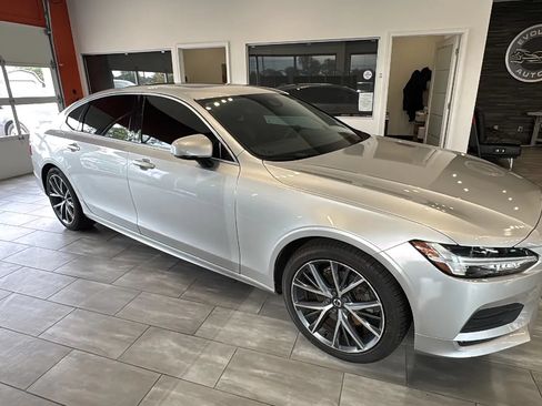 Used 2019 Volvo S90 T5 Momentum FWD image 23