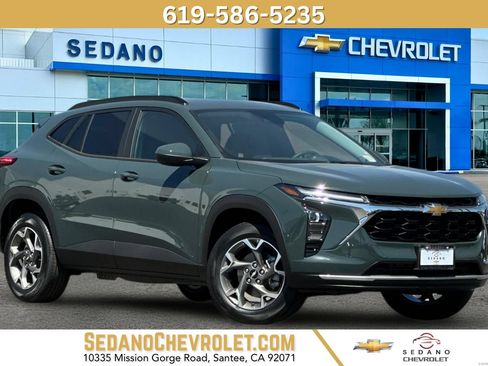 New 2026 Chevrolet Trax LT FWD image 1