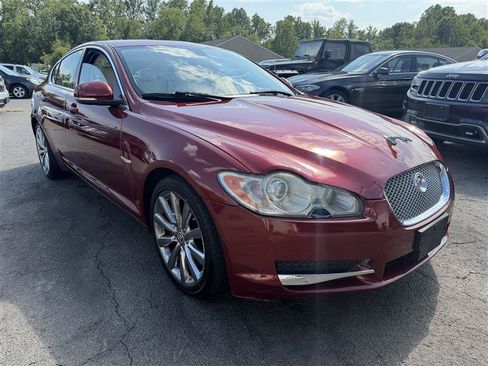 Used 2010 Jaguar XF Premium RWD image 2
