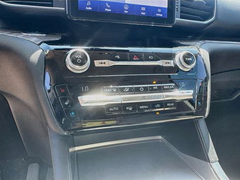 Used 2021 Ford Explorer Limited w/ Equipment Group 301A RWD image 18