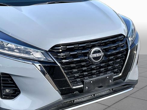 Used 2024 Nissan Kicks SR w/ SR Premium Package FWD image 25