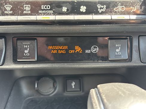 Used 2020 Toyota RAV4 XSE w/ All Weather Liner Package AWD/4WD image 29