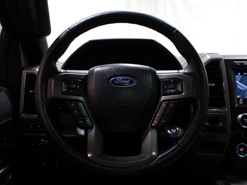 Used 2018 Ford Expedition XLT w/ Equipment Group 202A AWD/4WD image 11