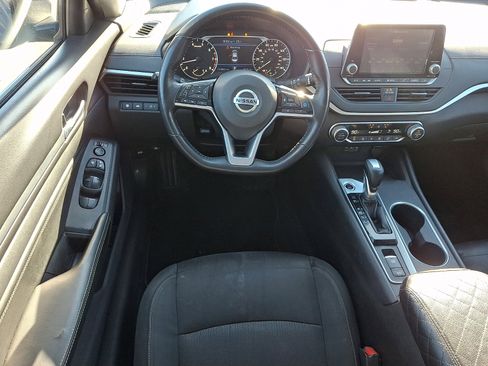 Used 2019 Nissan Altima 2.5 SV image 11