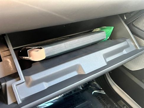 Used 2023 Land Rover Defender 130 X-Dynamic SE image 47