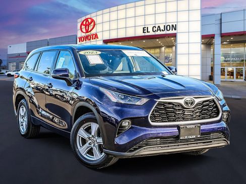 Certified 2023 Toyota Highlander LE image 1