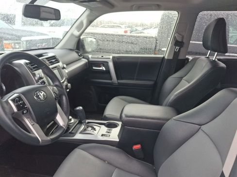 Used 2019 Toyota 4Runner SR5 Premium image 10