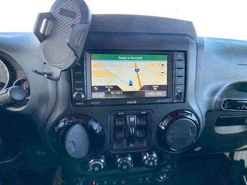 Used 2015 Jeep Wrangler Unlimited Sahara image 20