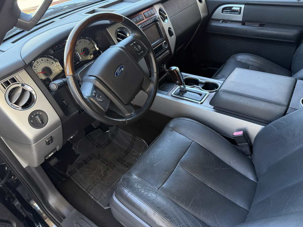 Used 2010 Ford Expedition EL Limited RWD image 16