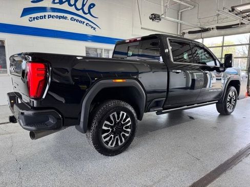 Used 2024 GMC Sierra 2500 Denali Ultimate AWD/4WD image 12