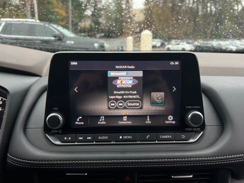 Used 2023 Nissan Rogue SV image 23