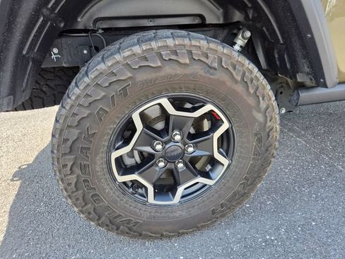 Used 2020 Jeep Gladiator Rubicon AWD/4WD image 30