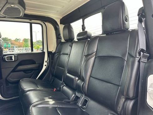 Certified 2025 Jeep Gladiator Sport AWD/4WD image 29