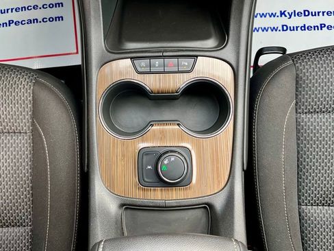 Used 2022 GMC Acadia SLE image 33