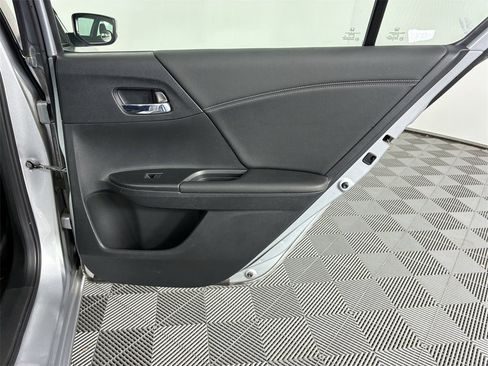 Used 2015 Honda Accord Sport image 30