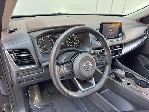 Used 2021 Nissan Rogue SV w/ Premium Package FWD image 13