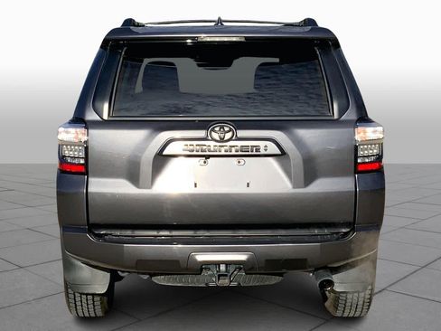 Used 2022 Toyota 4Runner SR5 Premium image 4
