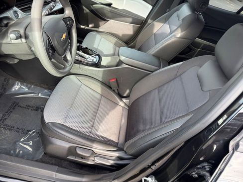 Used 2025 Chevrolet Trax LT image 16