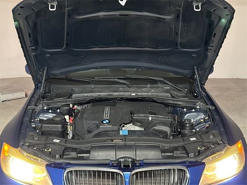 Used 2011 BMW 335i Sedan image 18