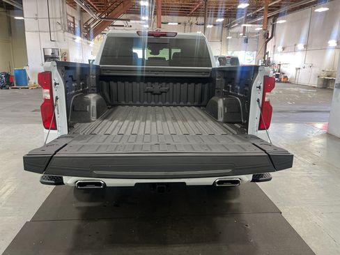 New 2026 Chevrolet Silverado 1500 High Country AWD/4WD image 26