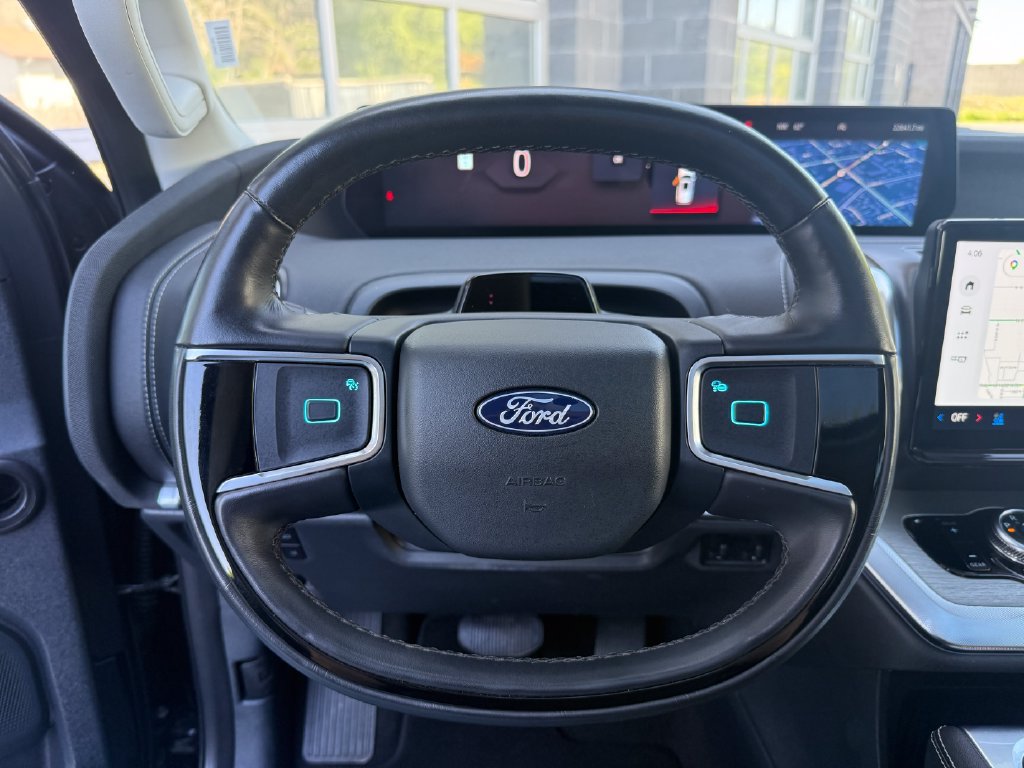 Used 2025 Ford Expedition Platinum AWD/4WD image 31