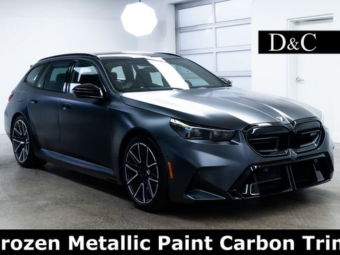 Used 2025 BMW M5 Touring AWD/4WD image 1