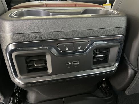 New 2025 GMC Sierra 3500 Denali Ultimate image 21