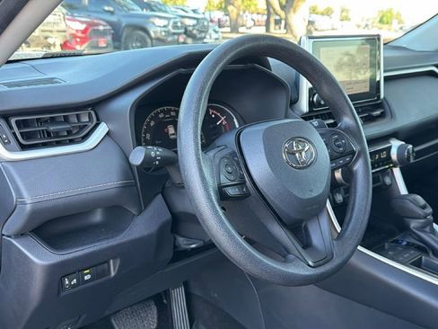 Certified 2025 Toyota RAV4 XLE FWD image 22
