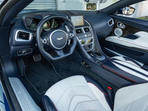 Used 2022 Aston Martin DBS Superleggera Volante RWD image 7