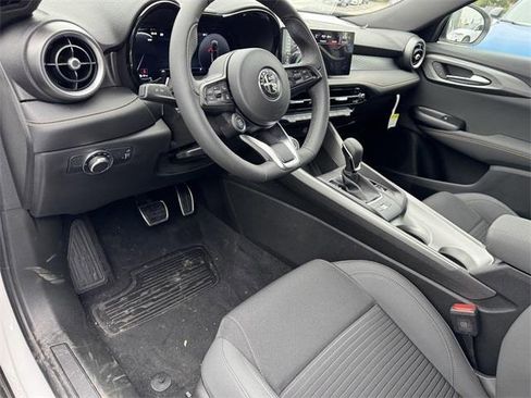 New 2025 Alfa Romeo Tonale image 12