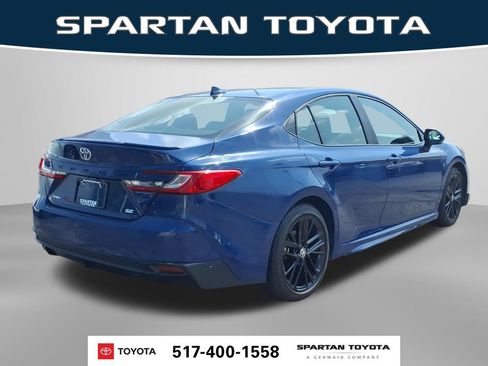 Used 2025 Toyota Camry SE FWD image 6