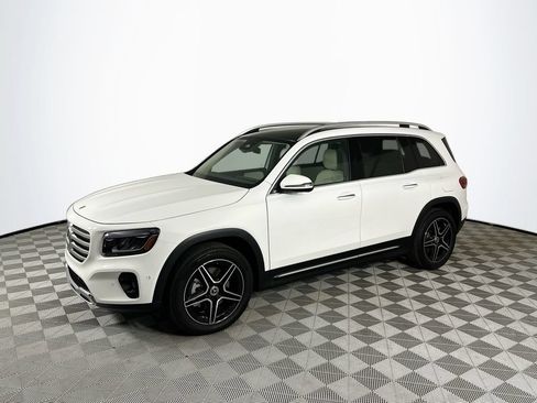 Used 2026 Mercedes-Benz GLB 250 4MATIC image 3