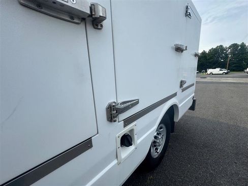 Used 2014 Chevrolet Express 3500 image 16