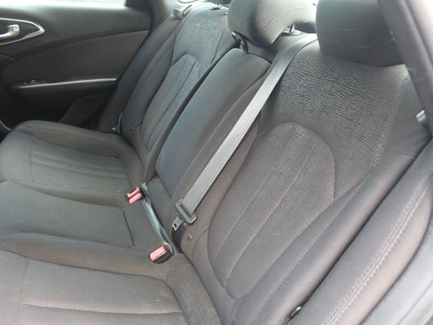 Used 2015 Chrysler 200 Limited w/ Convenience Group image 13