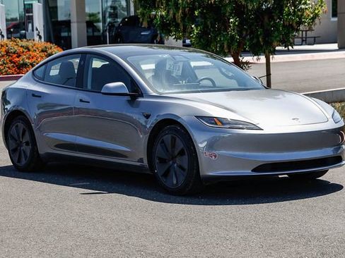 Used 2024 Tesla Model 3 Standard Range RWD image 5