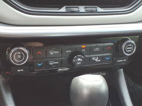 Used 2025 Jeep Compass Limited AWD/4WD image 31