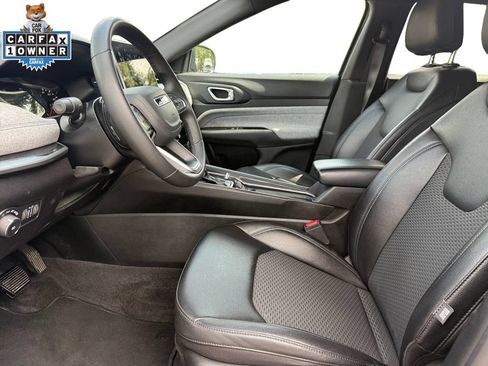 Used 2024 Jeep Compass Latitude AWD/4WD image 9