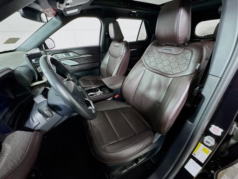 Used 2025 Ford Explorer Platinum w/ LUX Leather Package image 14