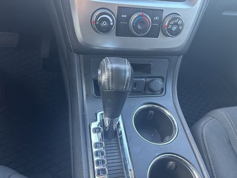 Used 2016 GMC Acadia SLE image 11