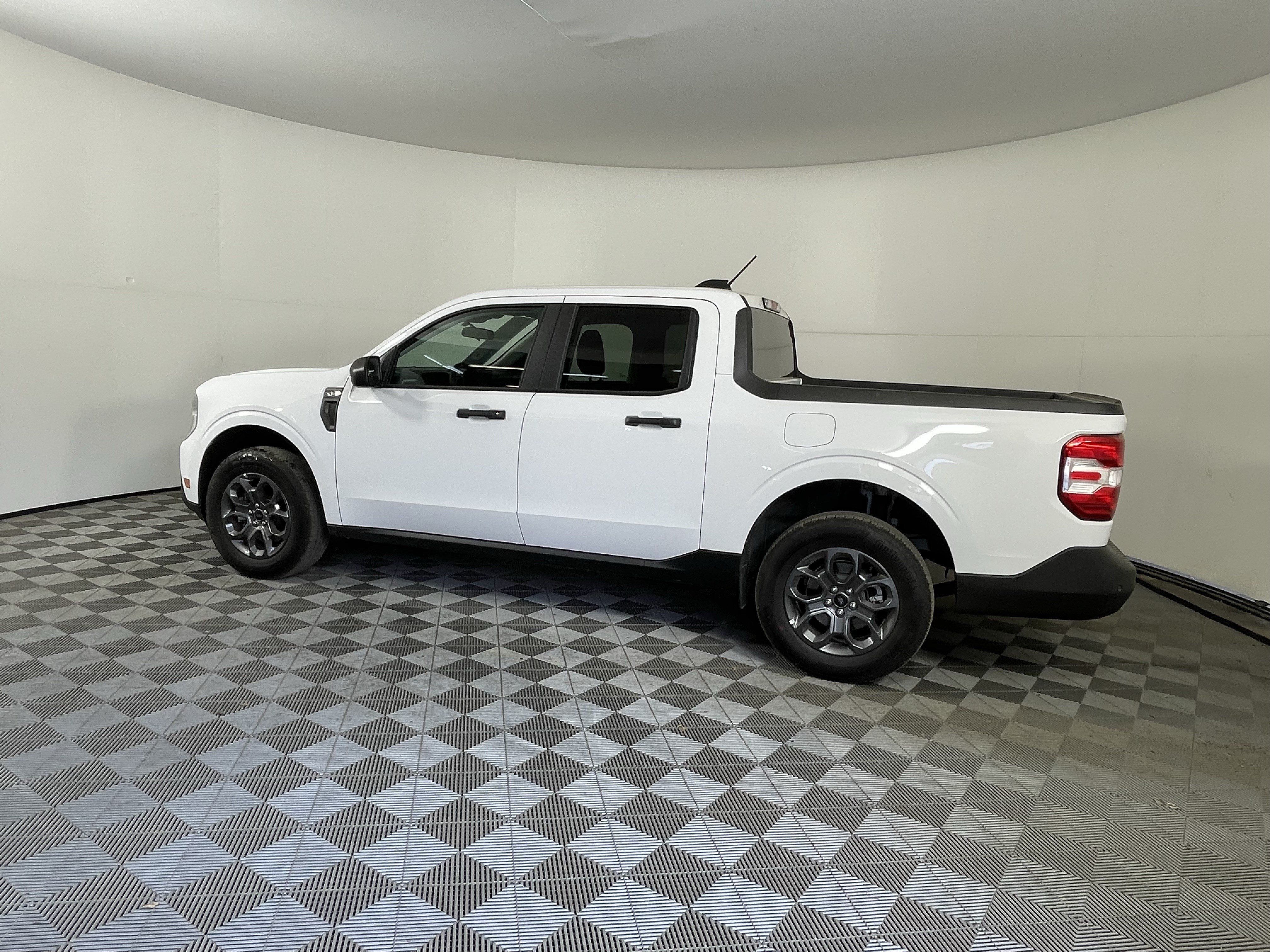 Used 2026 Ford Maverick XLT w/ 4K Tow Package AWD/4WD image 2