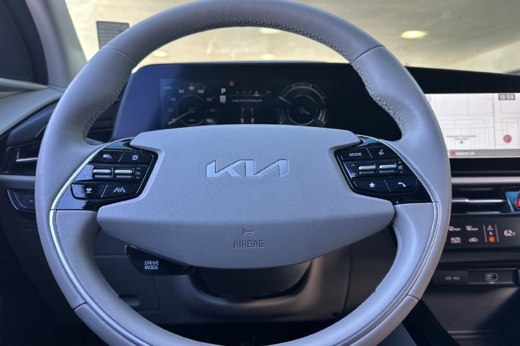 Used 2023 Kia Niro Wave FWD image 28