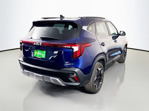 Used 2024 Kia Seltos SX w/ SX Sunroof Package AWD/4WD image 10
