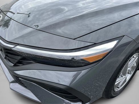 New 2026 Hyundai Elantra SEL Sport Premium FWD image 32