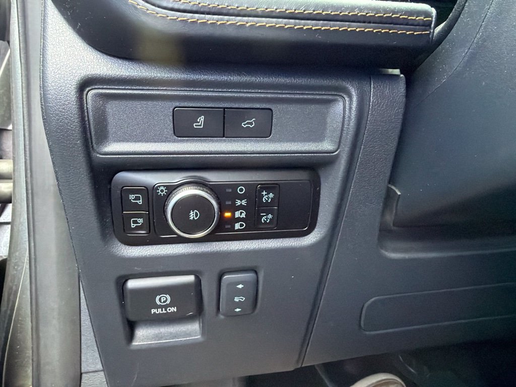 Used 2023 Ford Expedition Platinum AWD/4WD image 5