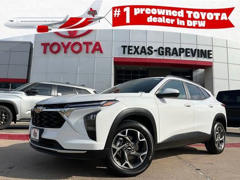 Used 2025 Chevrolet Trax LT w/ LT Convenience Package image 1