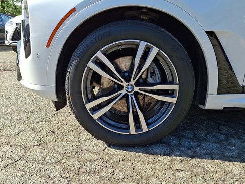 Certified 2024 BMW X7 xDrive40i w/ M Sport Package AWD/4WD image 8