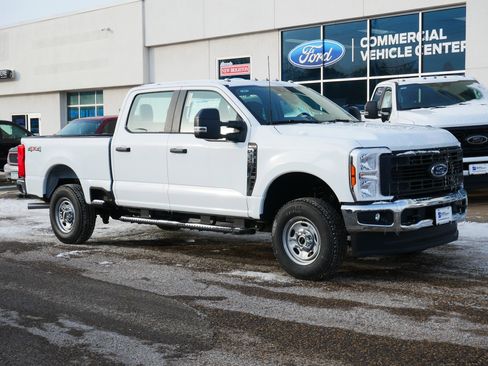 New 2026 Ford F350 XL w/ XL Chrome Package image 4