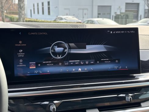 Used 2026 BMW X5 sDrive40i w/ M Sport Package image 32