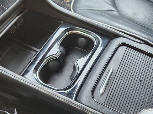 Used 2021 Chrysler Pacifica Limited w/ S Appearance Package image 23