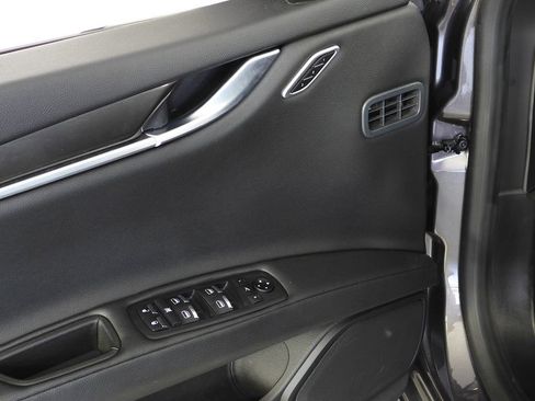 Used 2020 Maserati Ghibli image 12